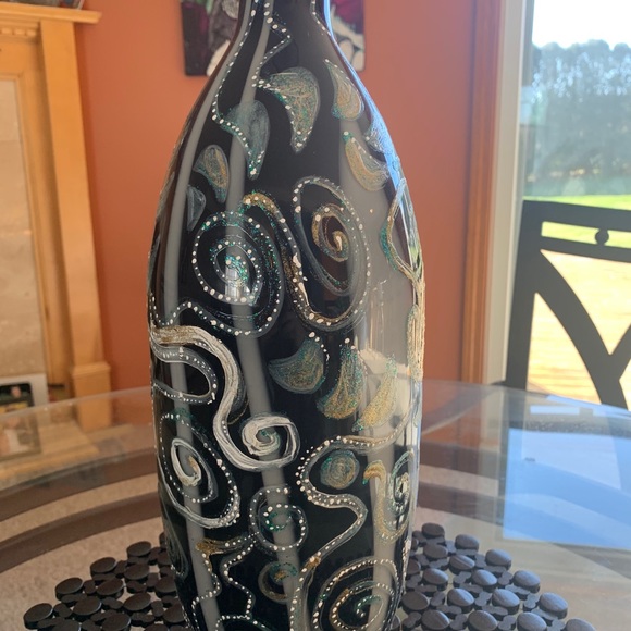One of a kind hand painted large glass vase. New - Picture 2 of 8